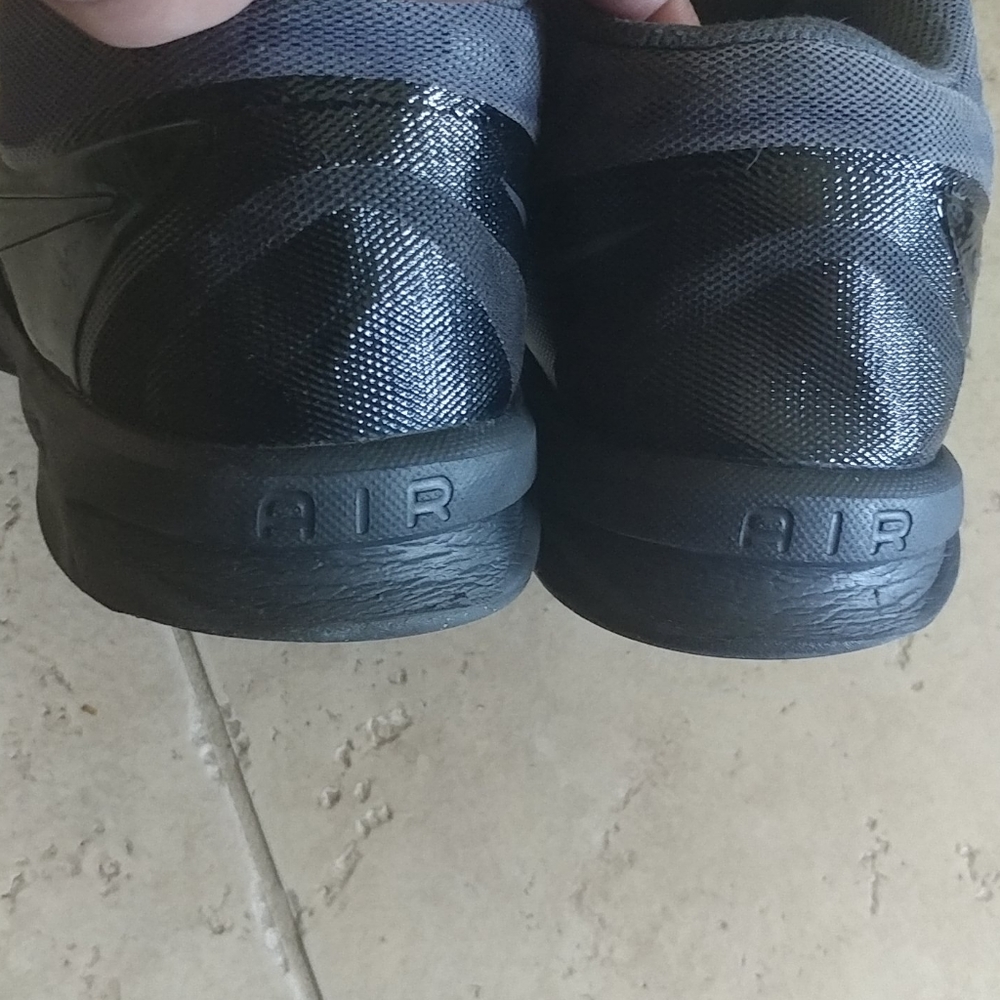 Nike - Picture 8 of 13